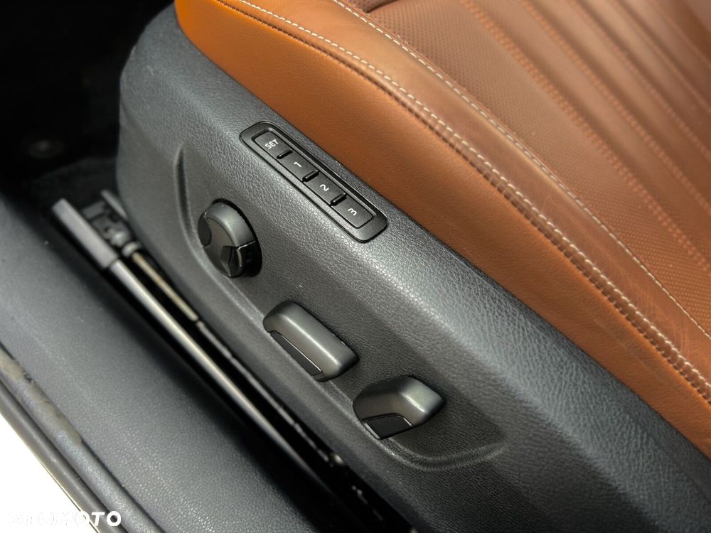 Skoda Superb 2.0 TDI SCR L&K DSG - 15