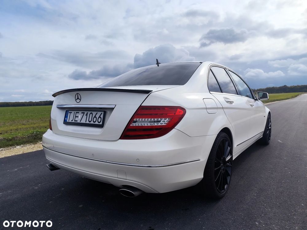 Mercedes-Benz Klasa C 350 BlueEff Avantgarde - 14