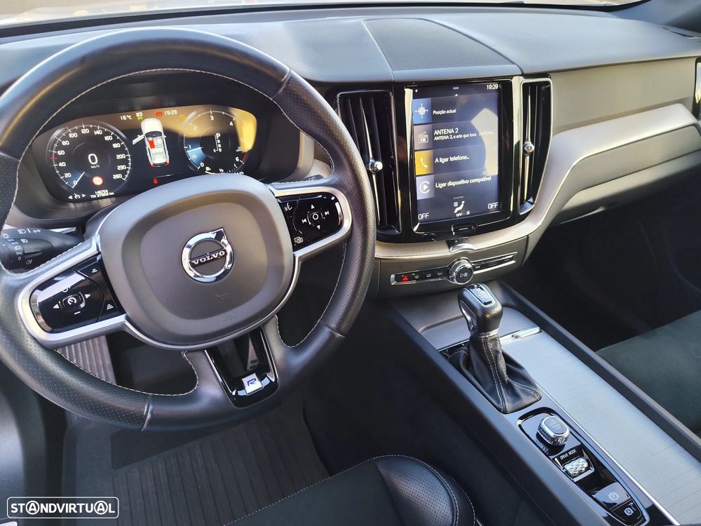 Volvo XC 60 2.0 D4 R-Design Geartronic - 5