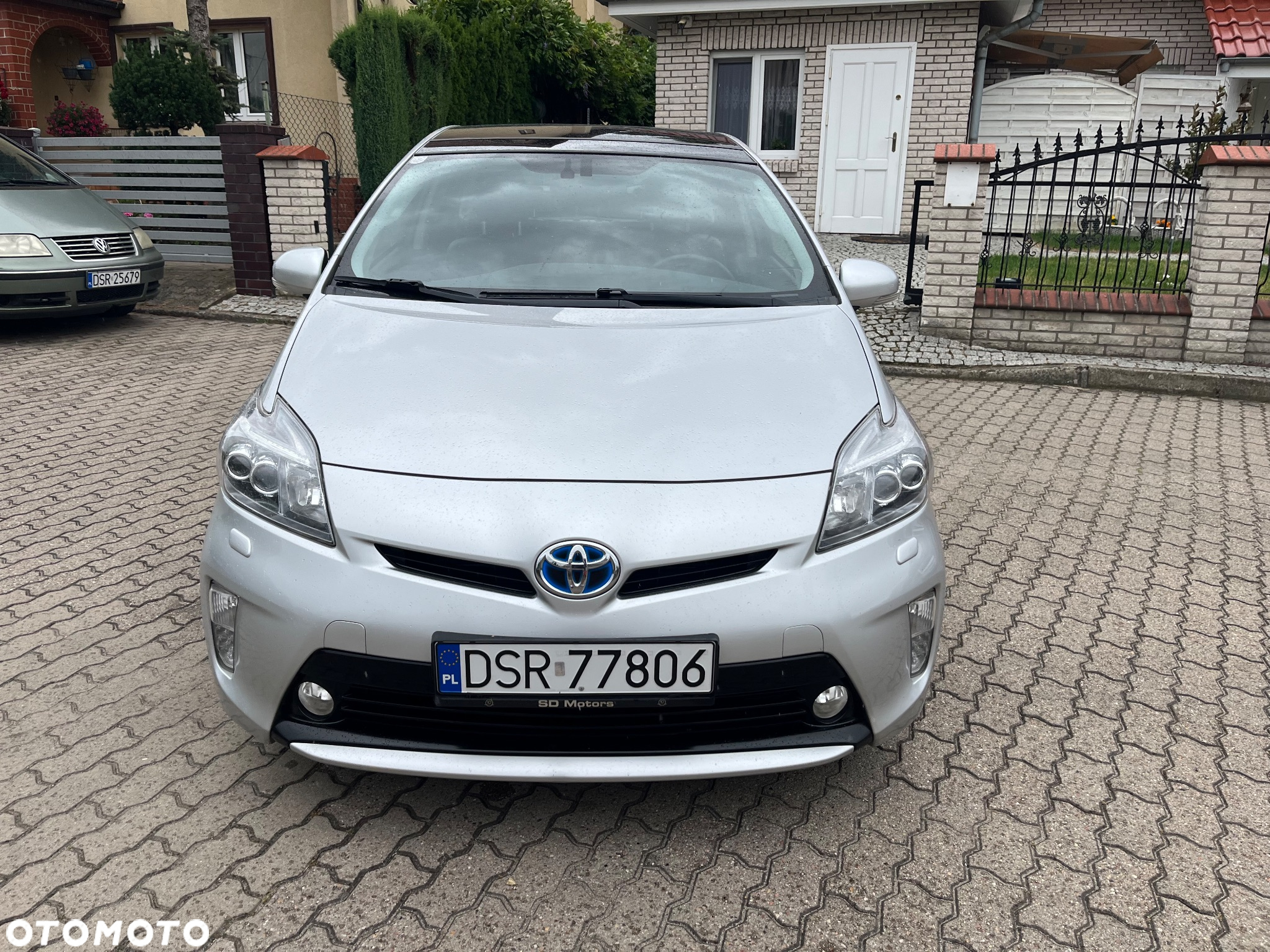 Toyota Prius (Hybrid) Comfort - 12