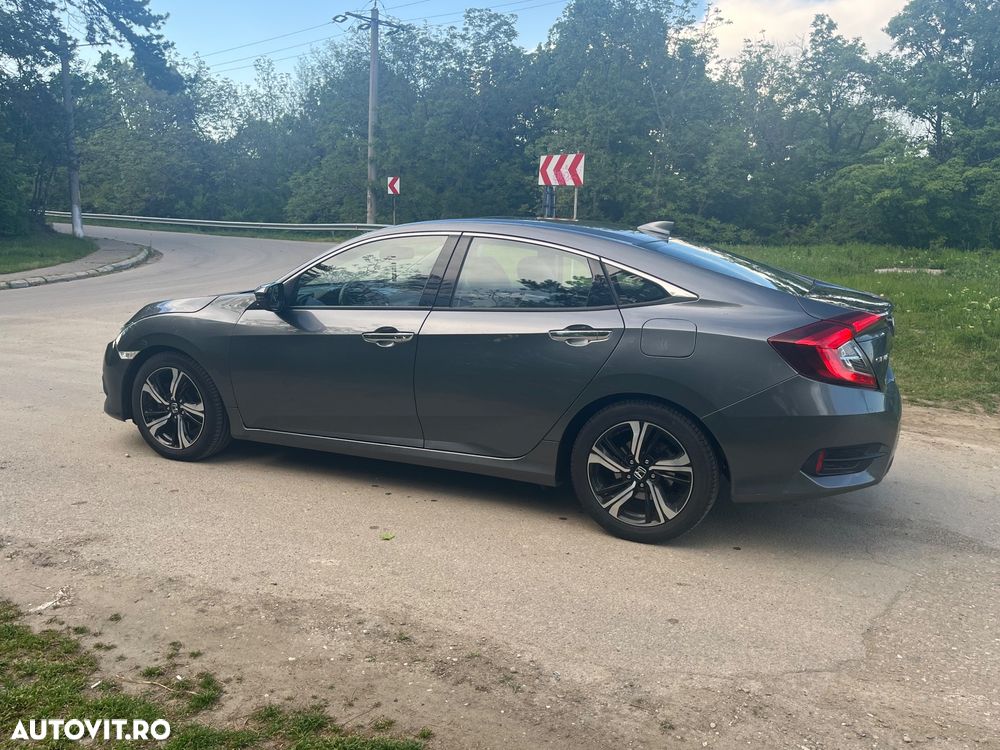 Honda Civic 1.5 i-VTEC Turbo CVT Prestige - 13