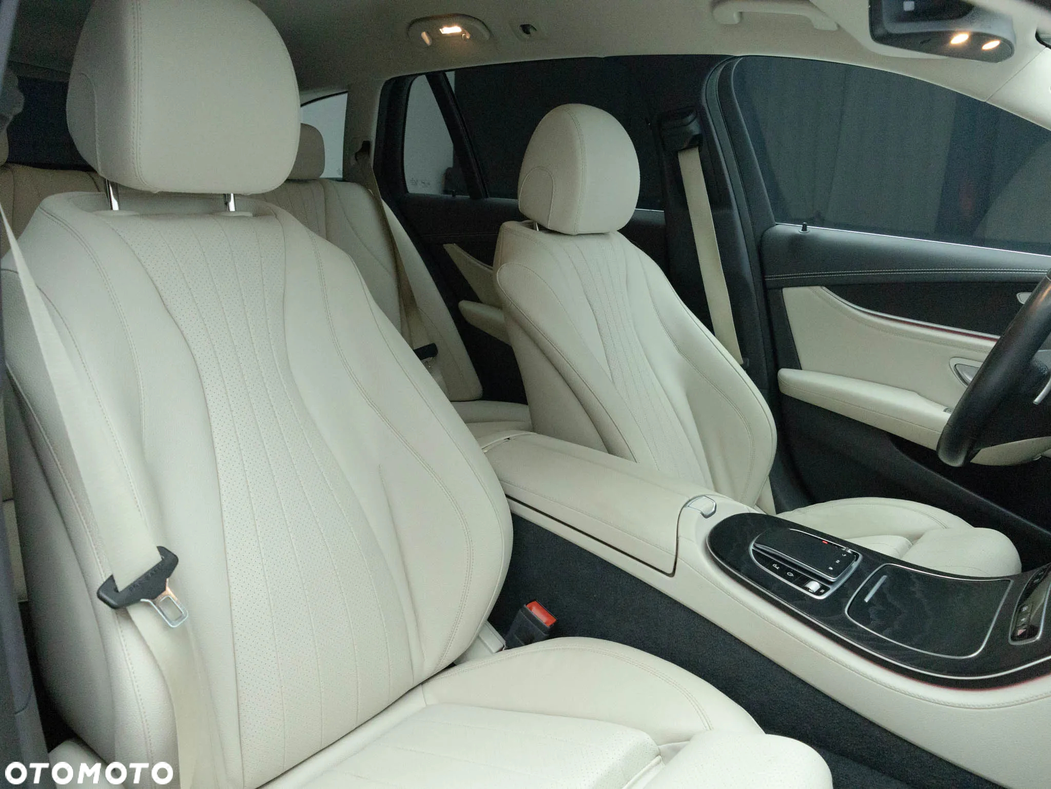 Mercedes-Benz Klasa E 220 d 4-Matic All-Terrain Avantgarde - 33