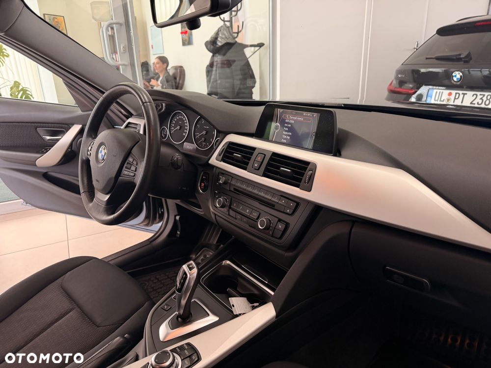 BMW Seria 3 - 35