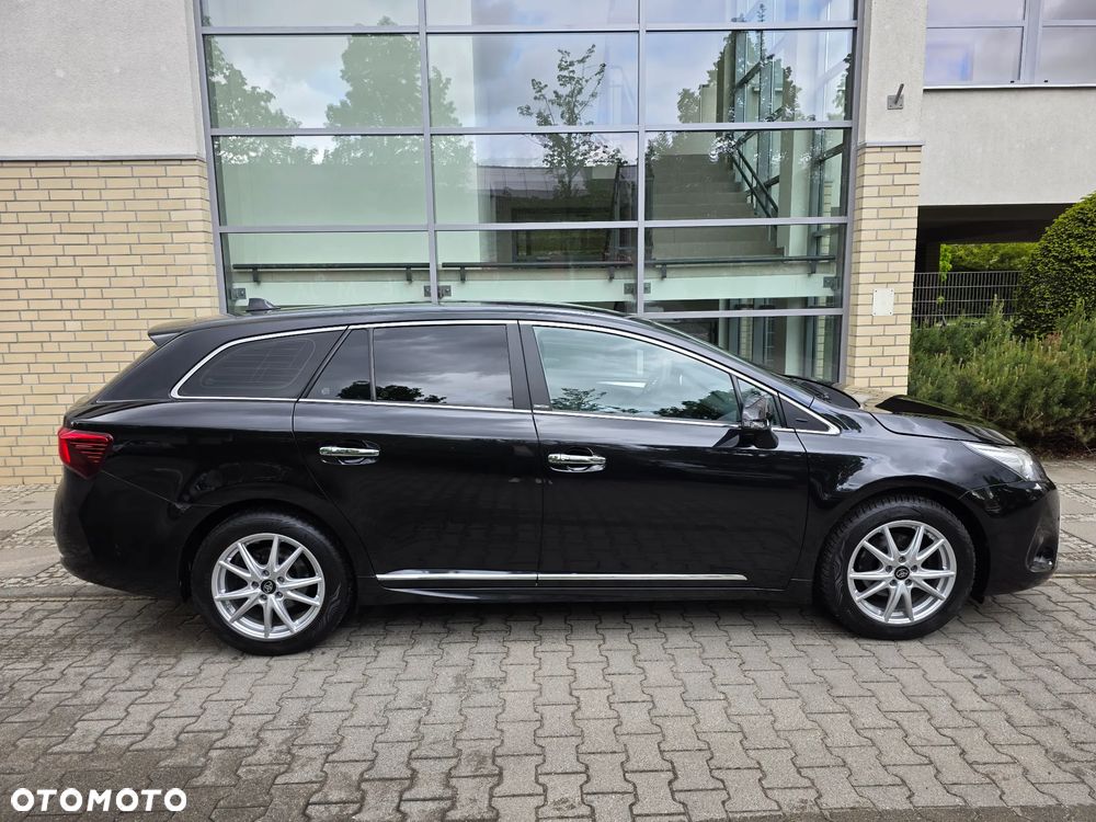 Toyota Avensis - 8