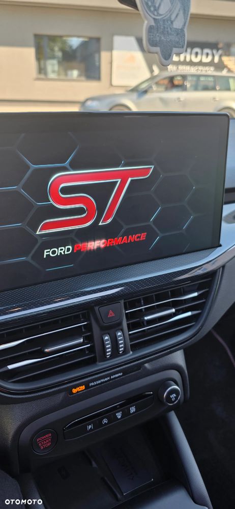 Ford Focus - 17