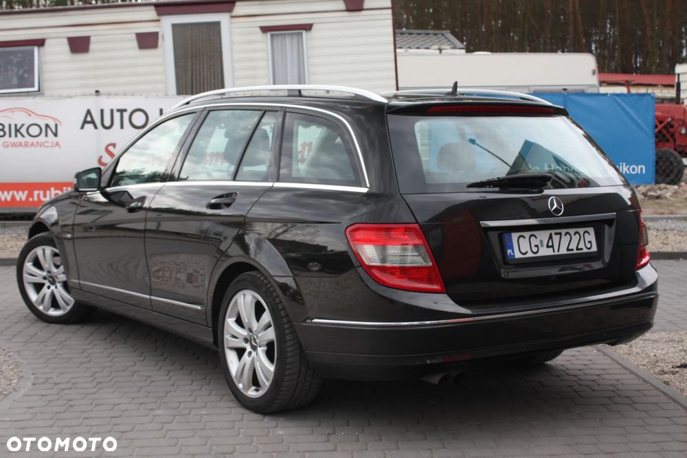 Mercedes-Benz Klasa C 180 CGI BlueEFFICIENCY Avantgarde - 3