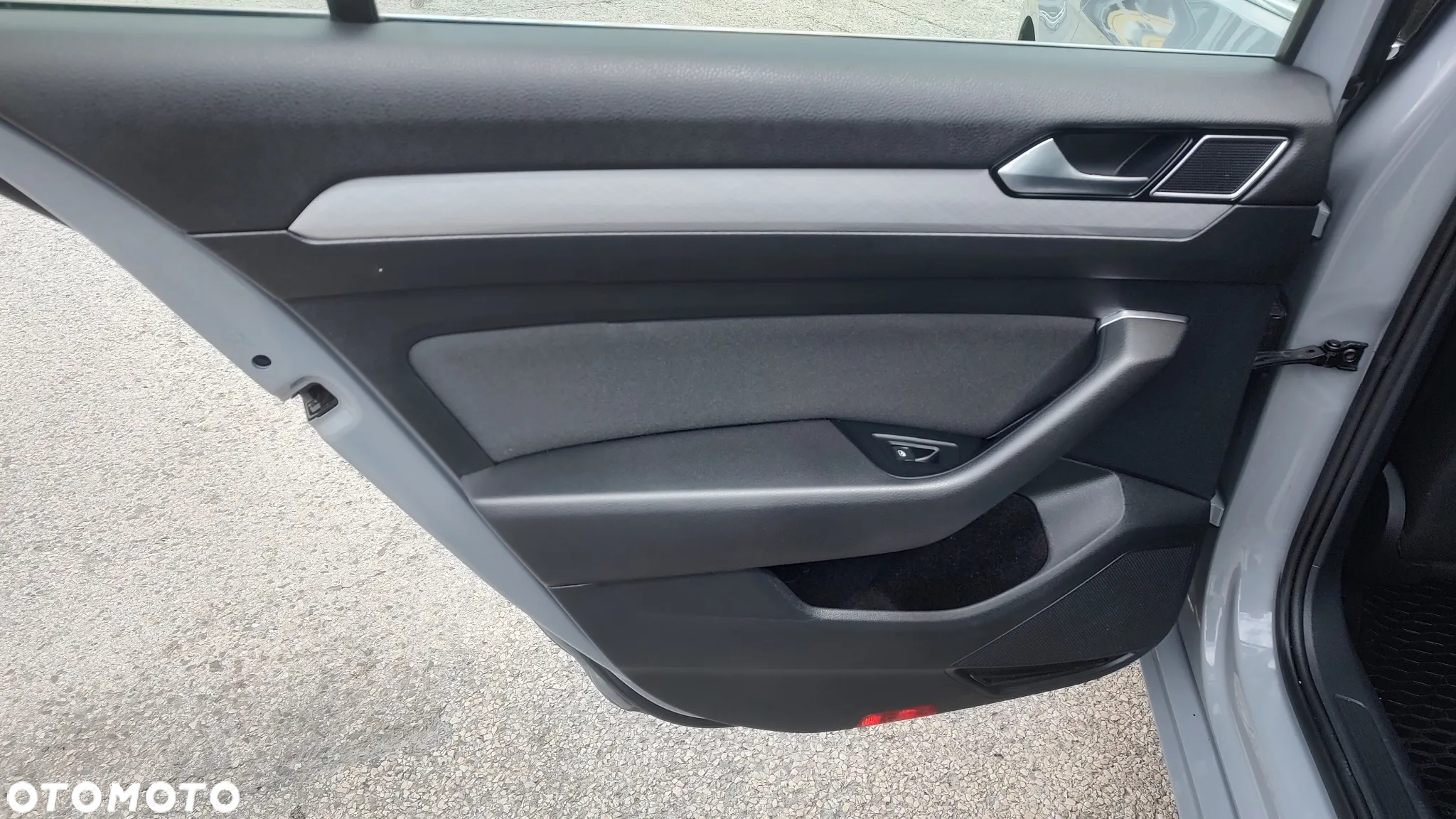 Volkswagen Passat 1.5 TSI EVO Business - 30