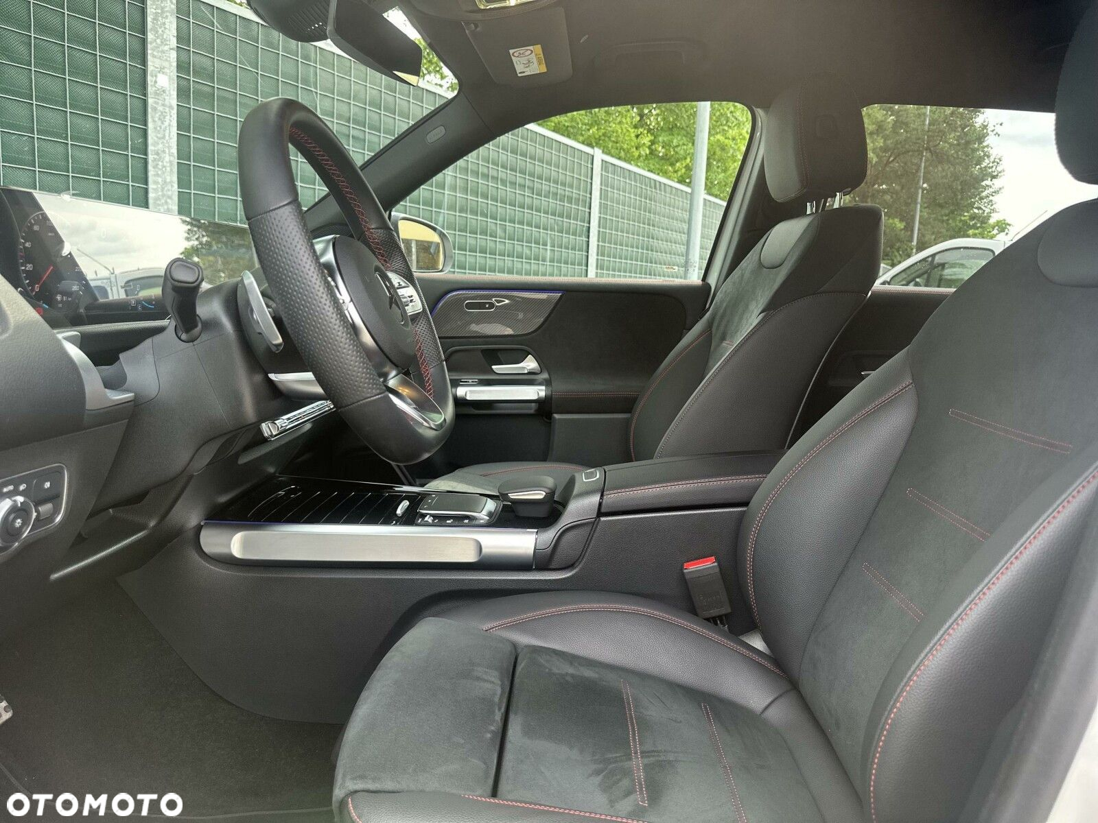 Mercedes-Benz GLB - 19