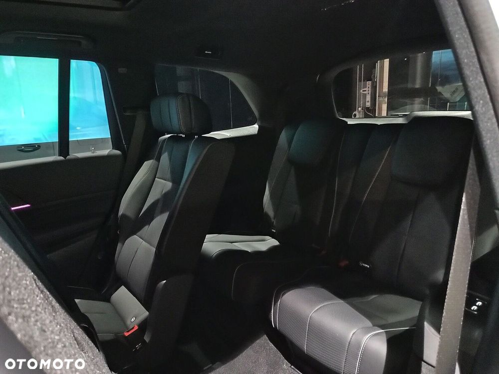 Mercedes-Benz GLS - 22