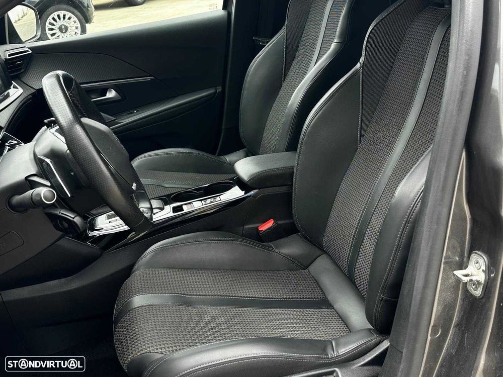 Peugeot 208 1.2 PureTech GT EAT8 - 18