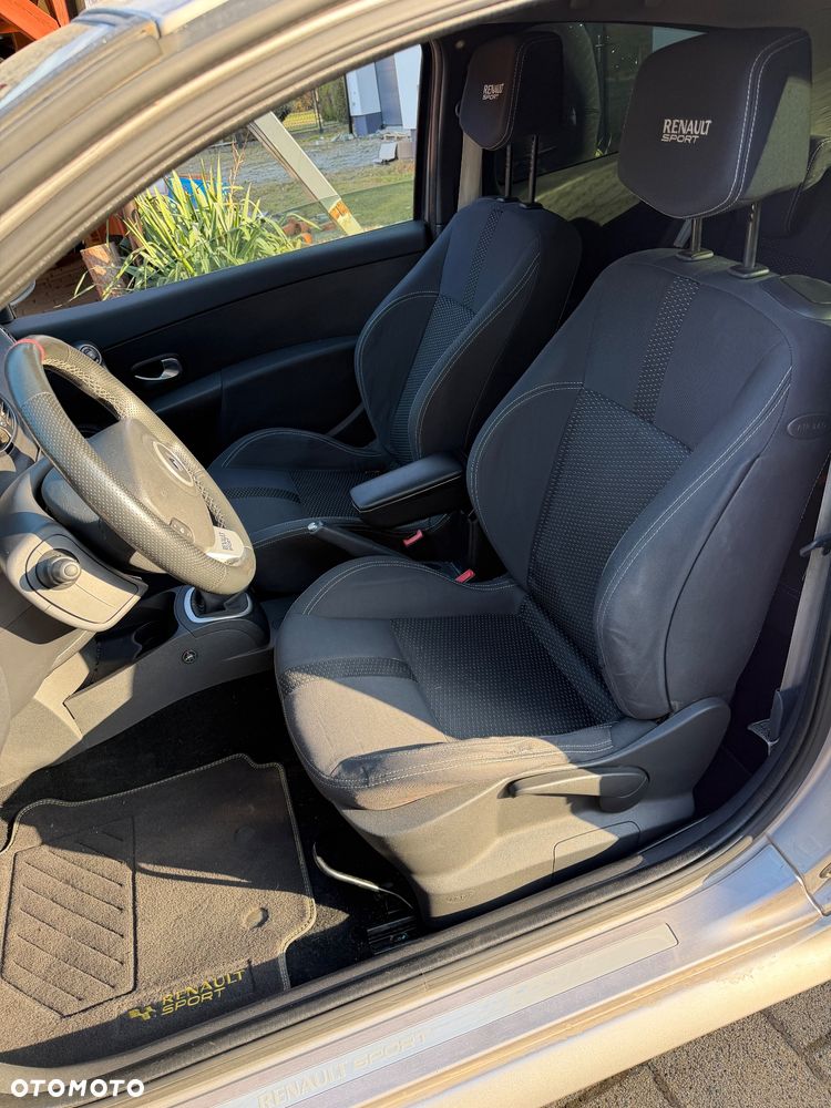 Renault Clio 2.0 16V Sport - 21