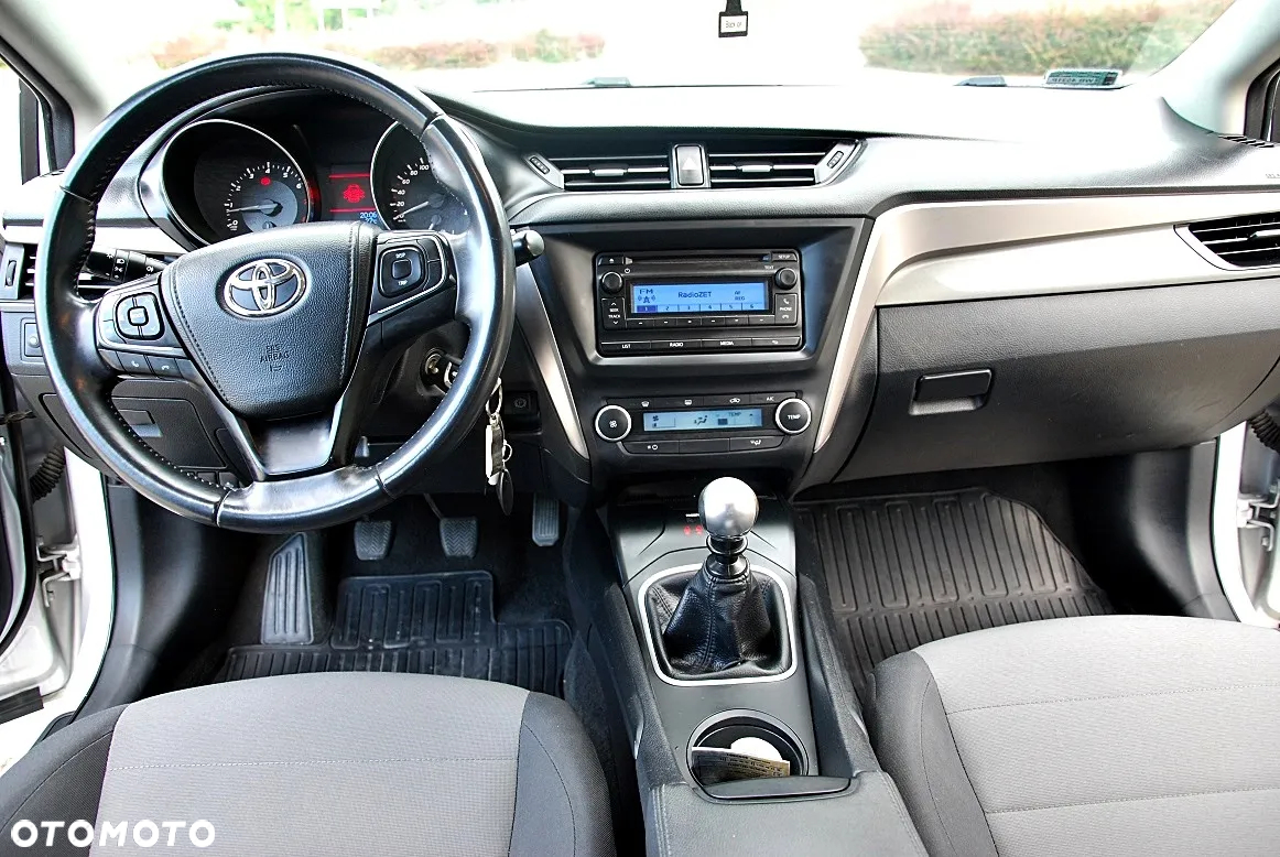 Toyota Avensis 1.8 Active - 18