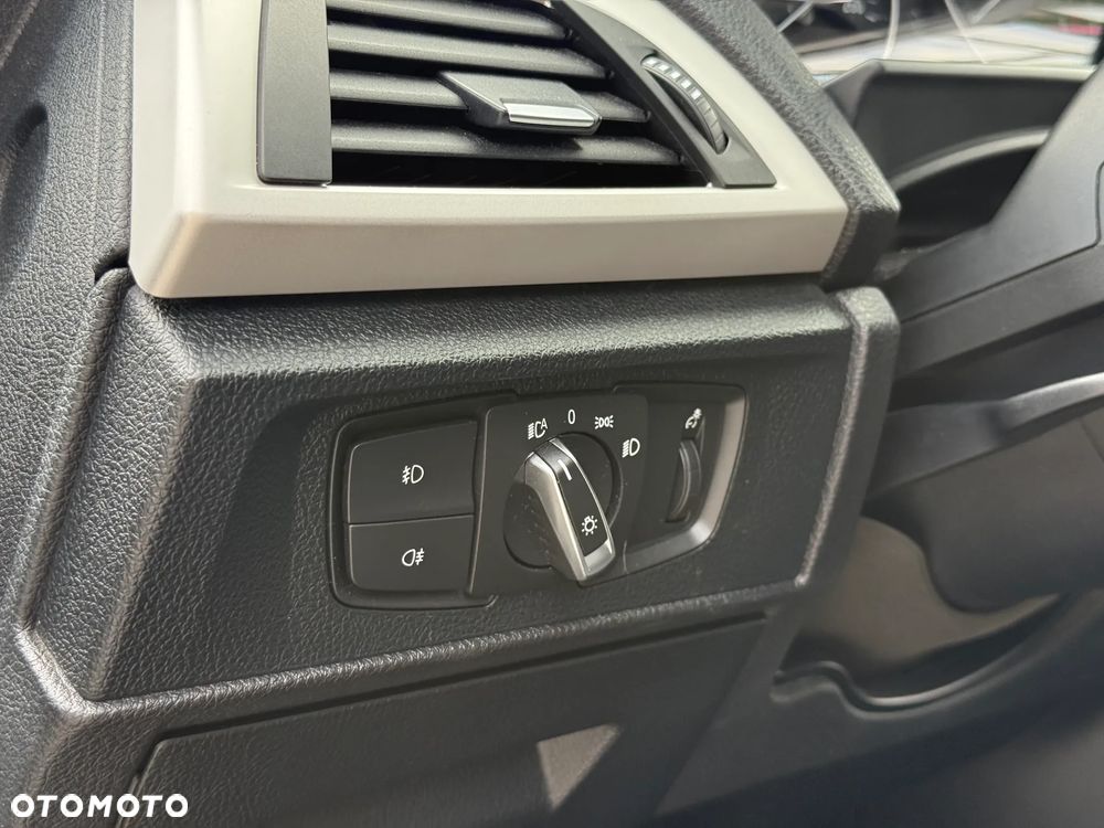 BMW Seria 1 120d Sport Line - 25