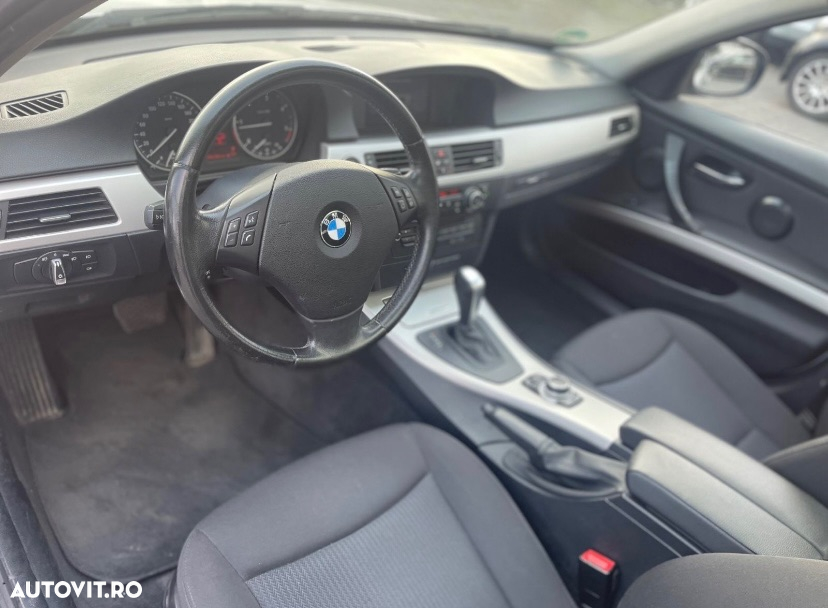 BMW Seria 3 320d DPF Touring Aut. - 16