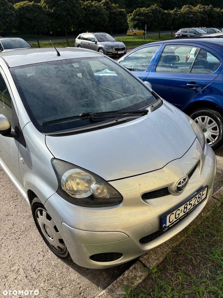 Toyota Aygo 2011 photo 2