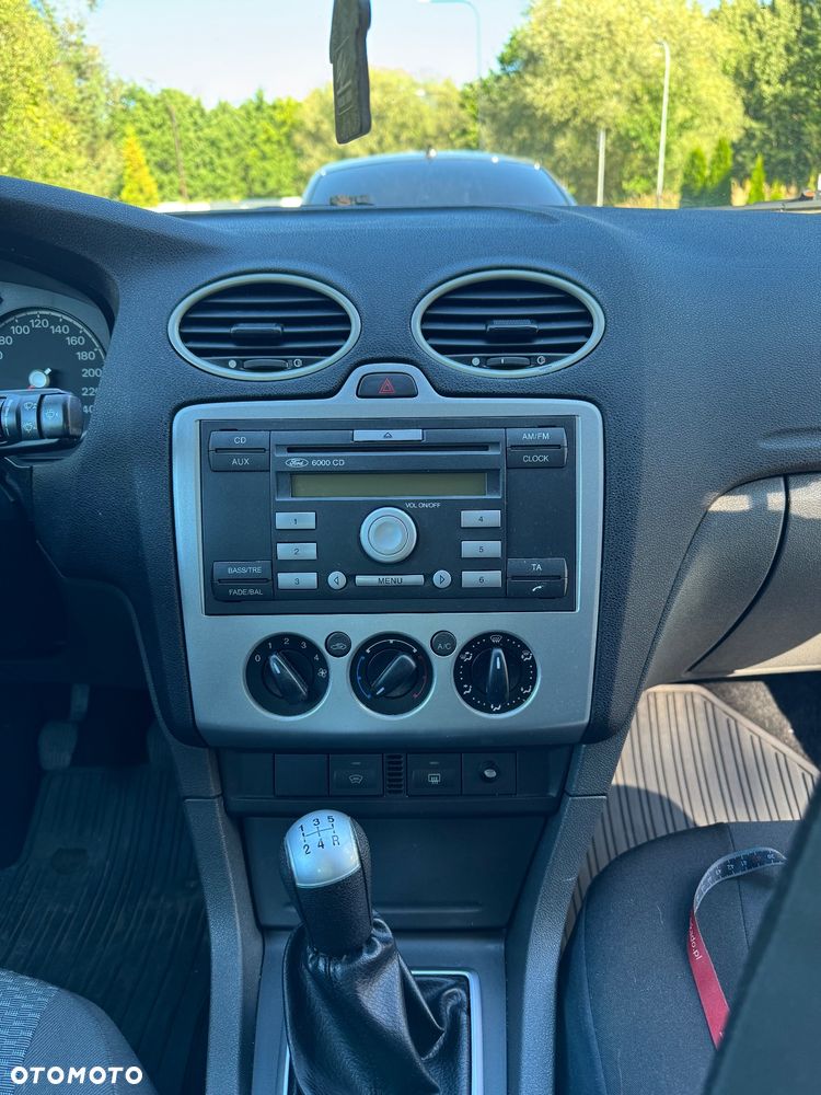 Ford Focus 1.8 Trend - 11