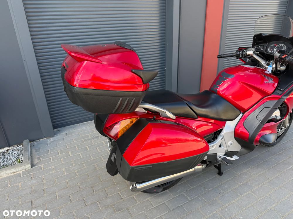 Honda ST - 9