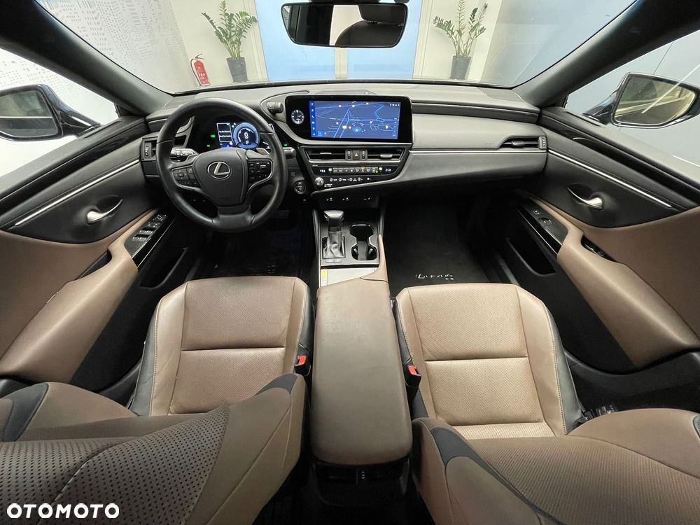 Lexus ES 300h Business Edition - 8