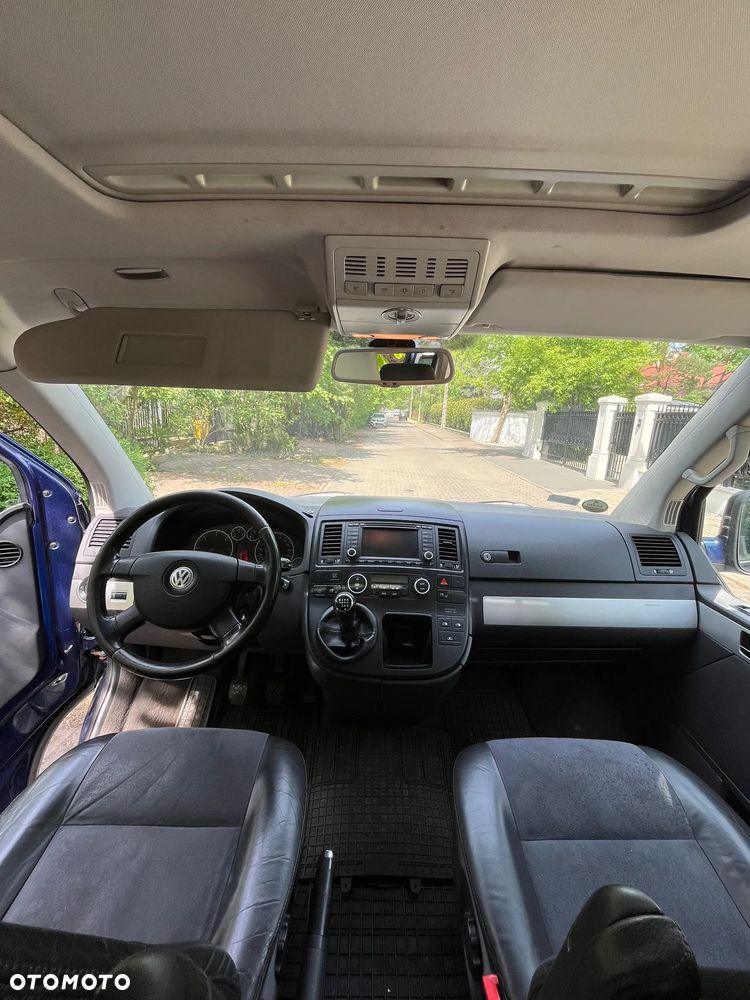 Volkswagen Multivan - 7