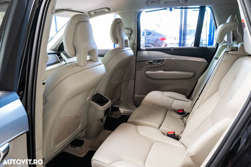 Volvo XC 90 D5 AWD Geartronic Momentum - 29