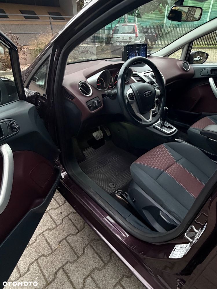 Ford Fiesta 2010 photo 5