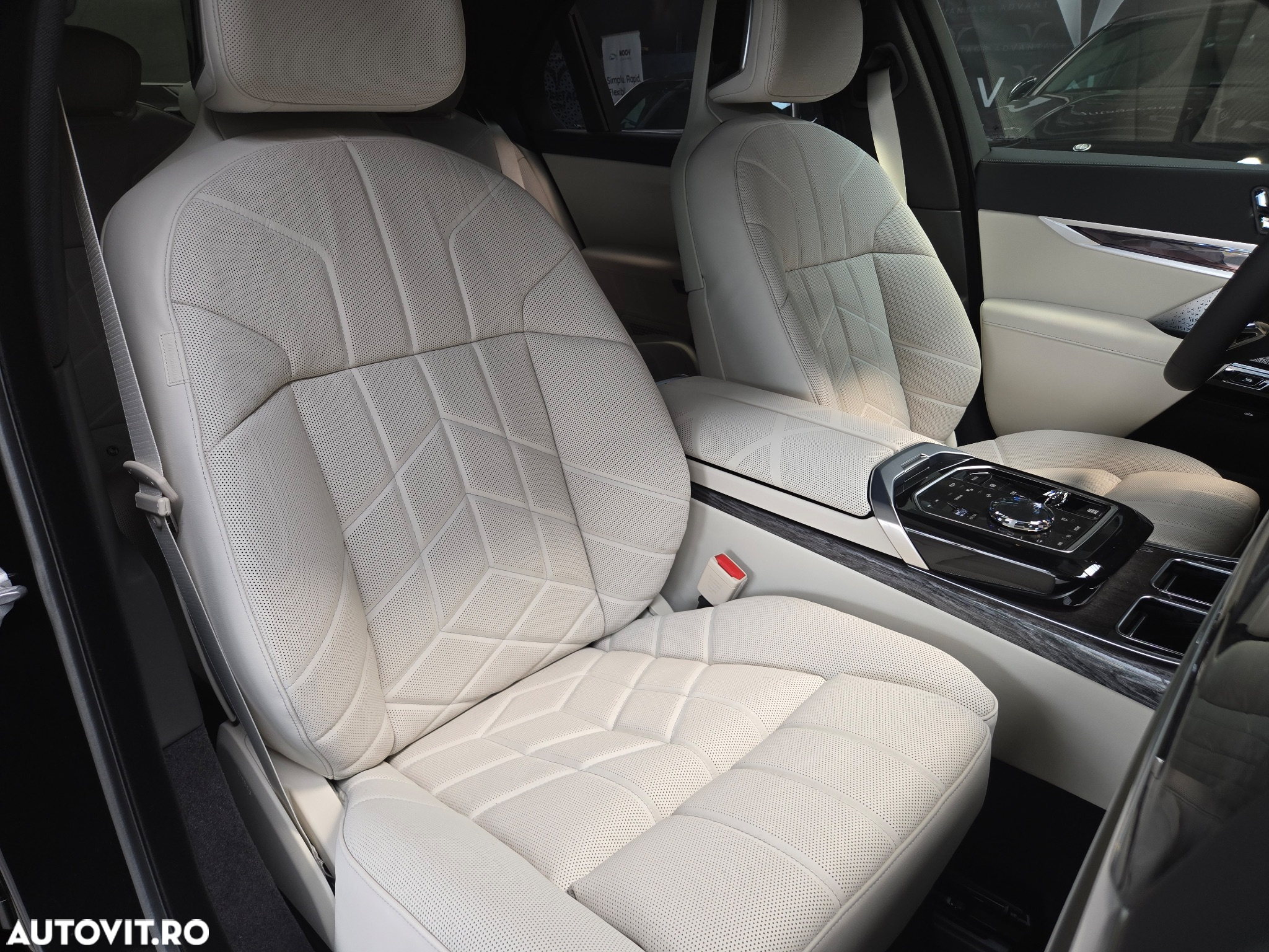 BMW Seria 7 740d xDrive MHEV - 10