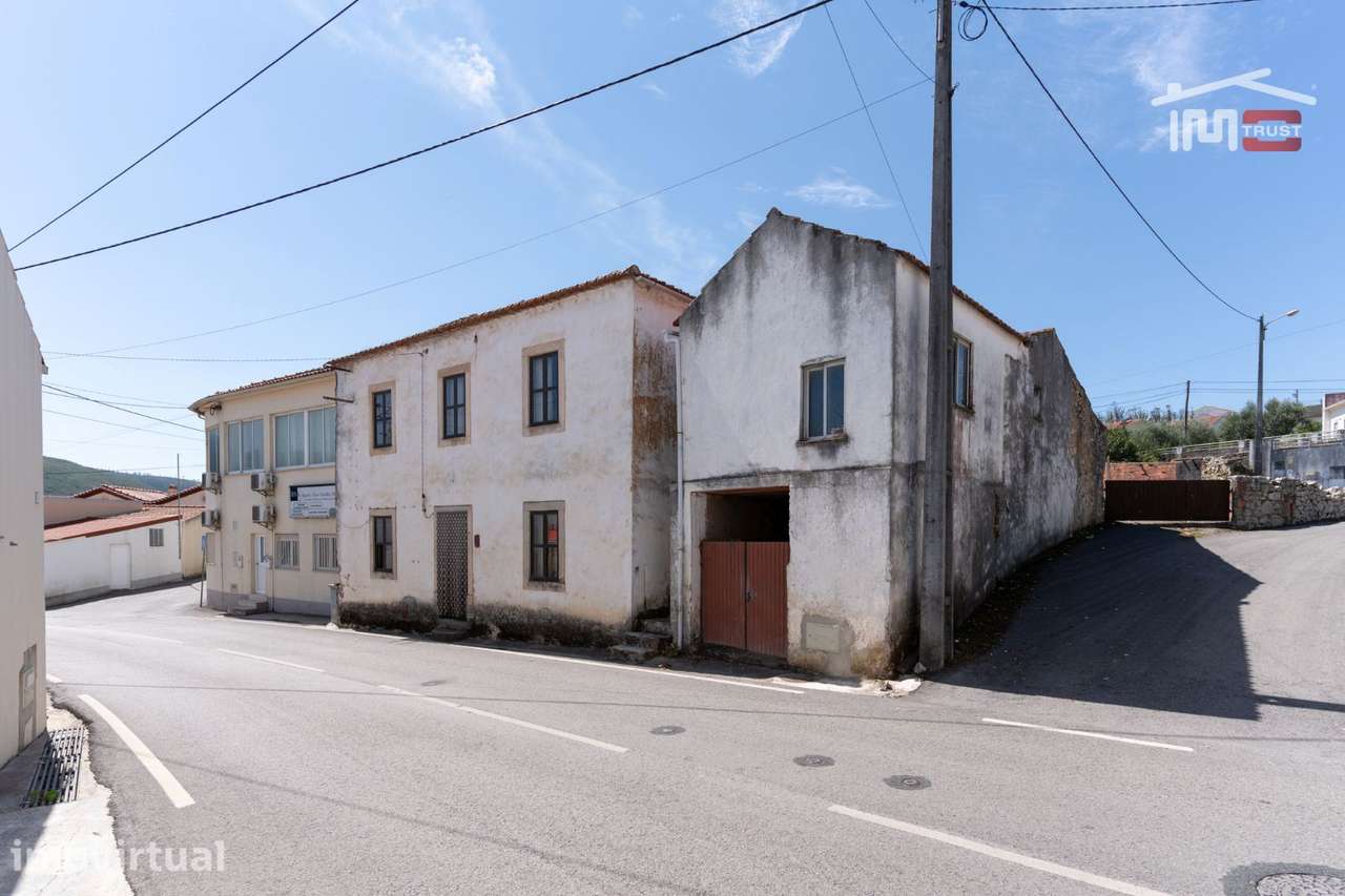 Moradia T3 para Restauro em Alqueidão da Serra - Grande imagem: 2/37