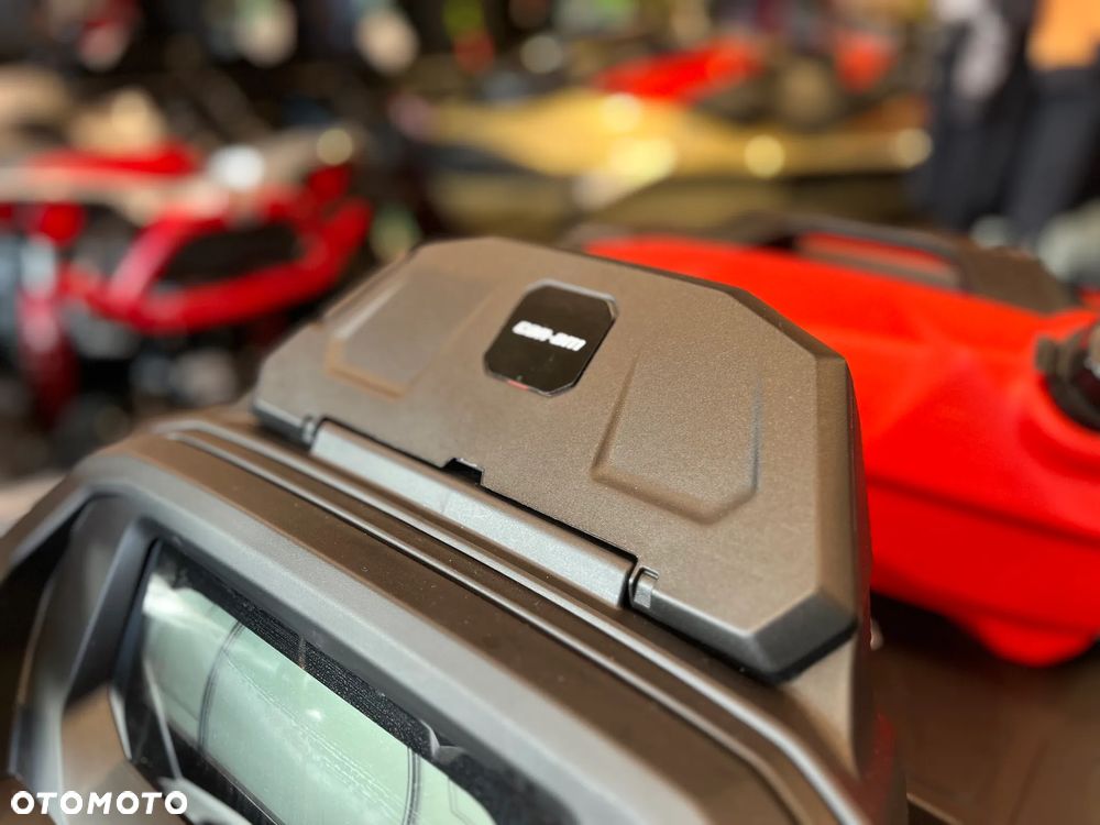 Can-Am Outlander Max - 12