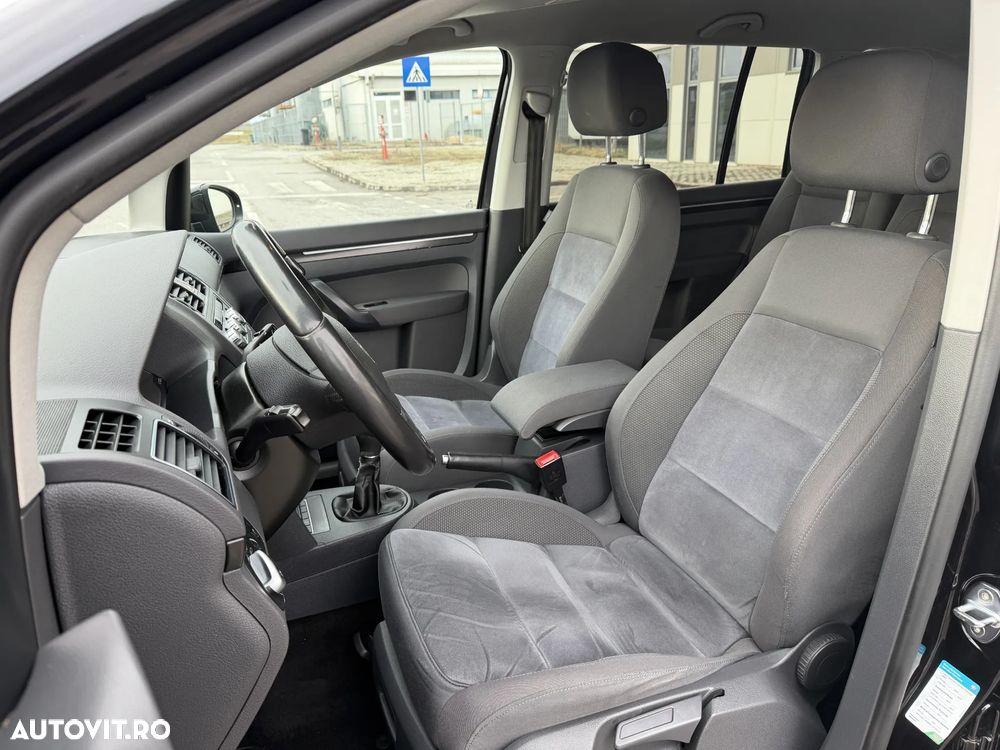 Volkswagen Touran 2.0 TDI DPF Highline - 7