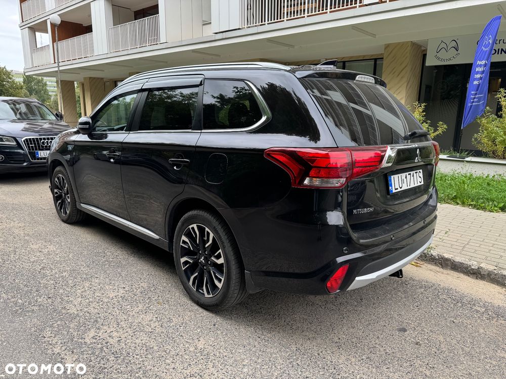 Mitsubishi Outlander Instyle NAVI + - 3