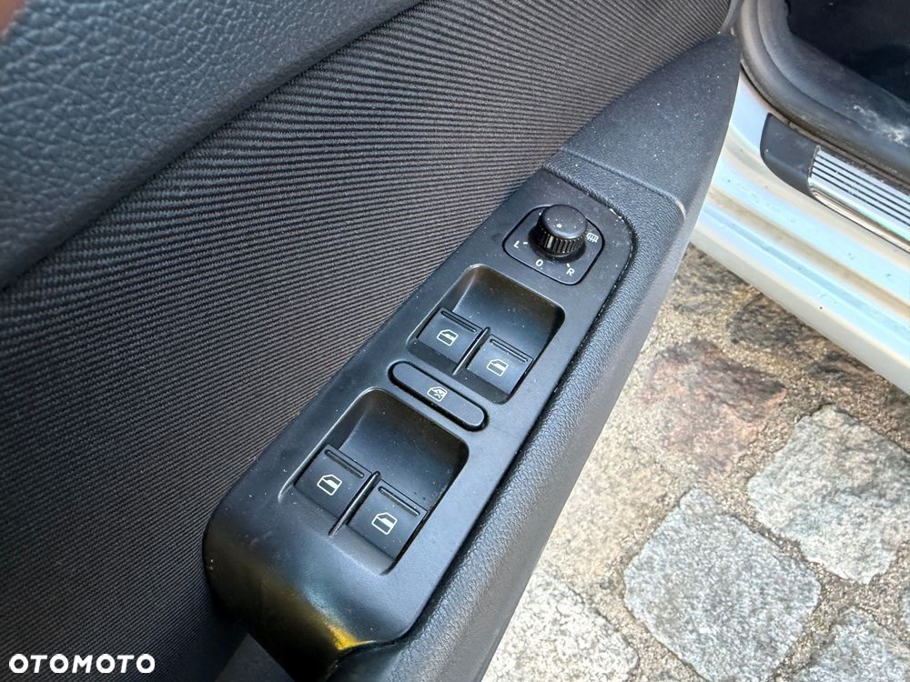 Skoda Superb 1.6 TDI Active DSG - 25