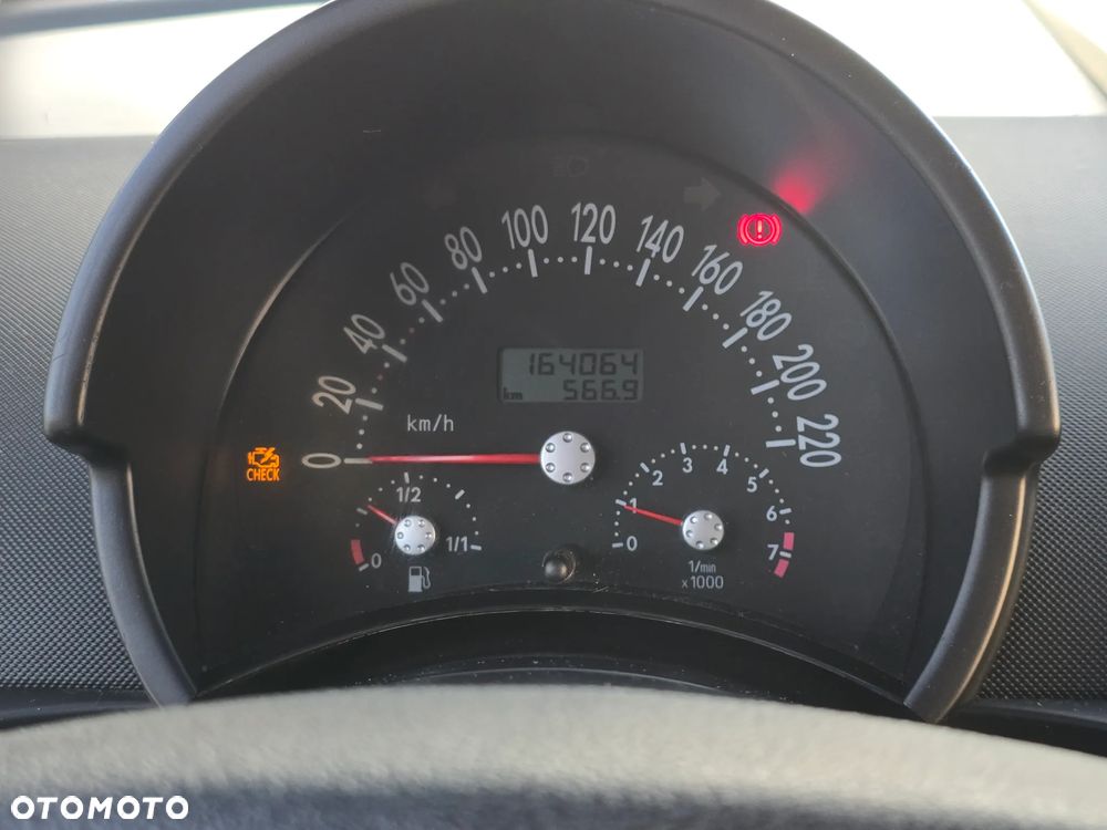 Volkswagen New Beetle - 18