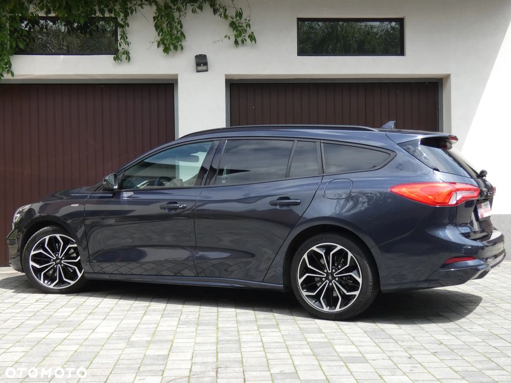 Ford Focus ver-2-0-ecoblue-st--line - 16