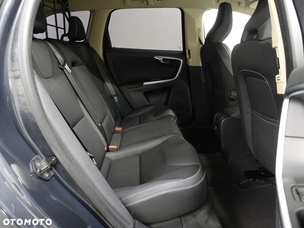 Volvo XC 60 - 25