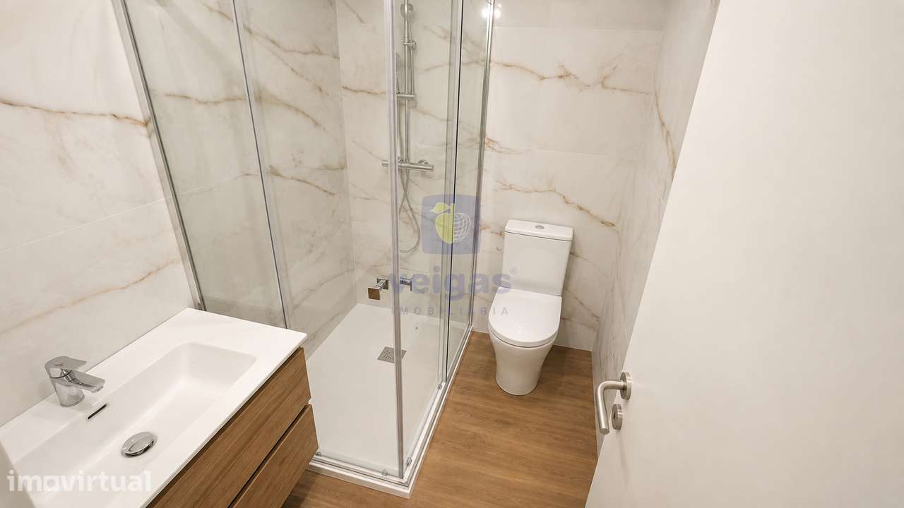 Apartamento T2 totalmente renovado em Alverca — acabamentos modernos e - Grande imagem: 4/31