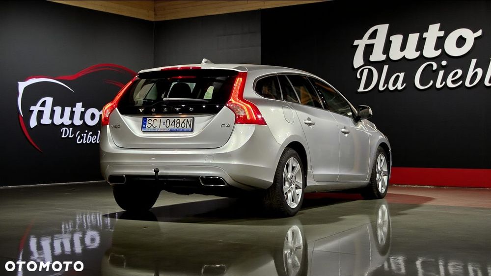 Volvo V60 D4 Momentum - 5