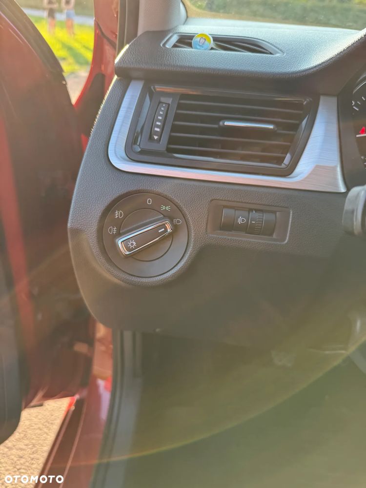 Skoda RAPID 1.2 TSI Ambition - 33