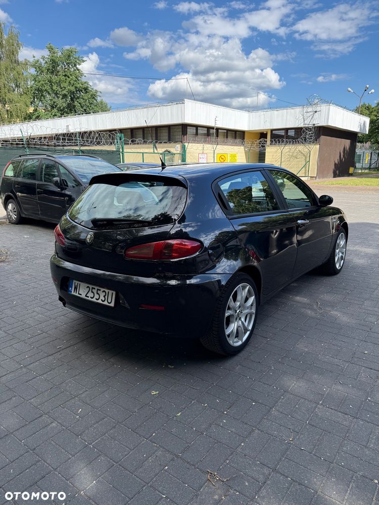 Alfa Romeo 147 - 5