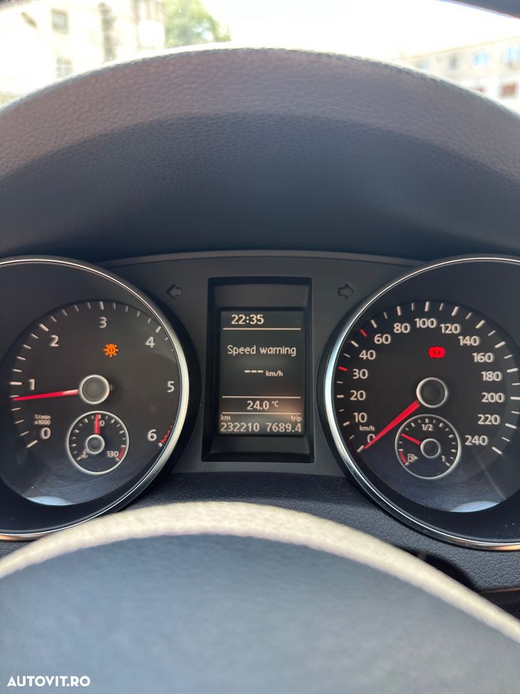 Volkswagen Golf - 6