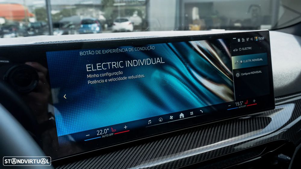 BMW 330 e Pack Desportivo M Pro Auto - 29
