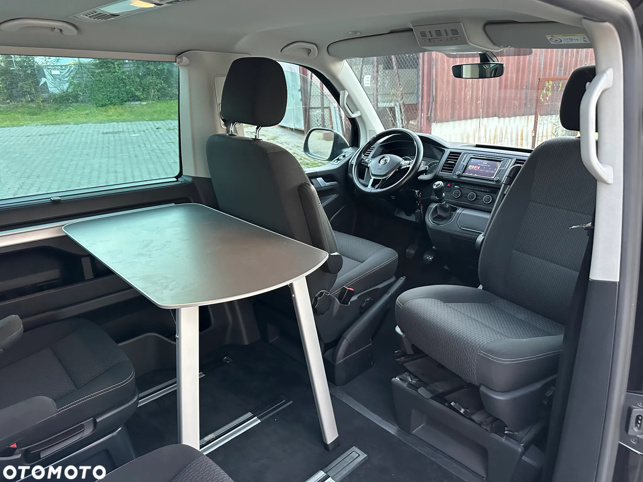 Volkswagen Multivan - 10