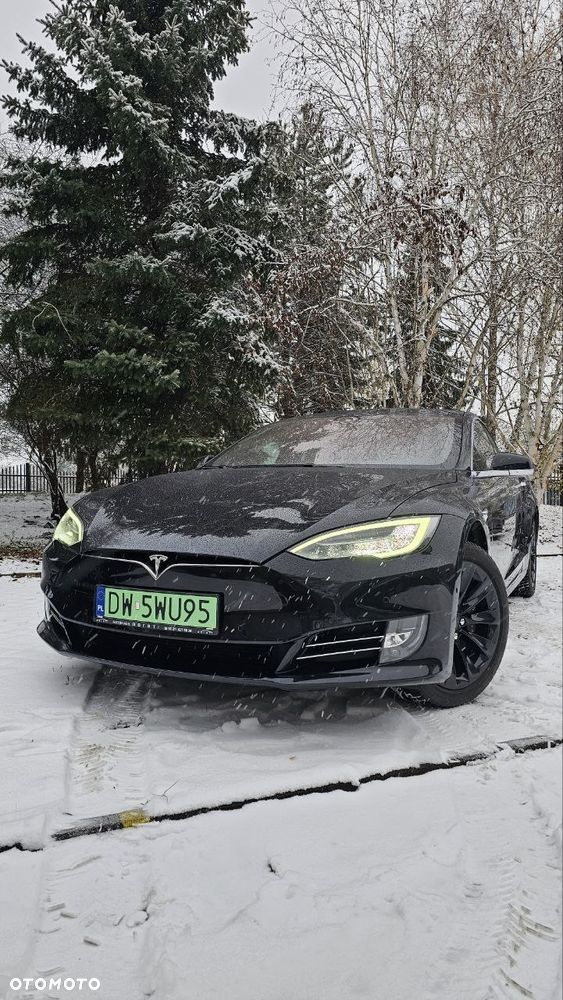 Tesla Model S - 17