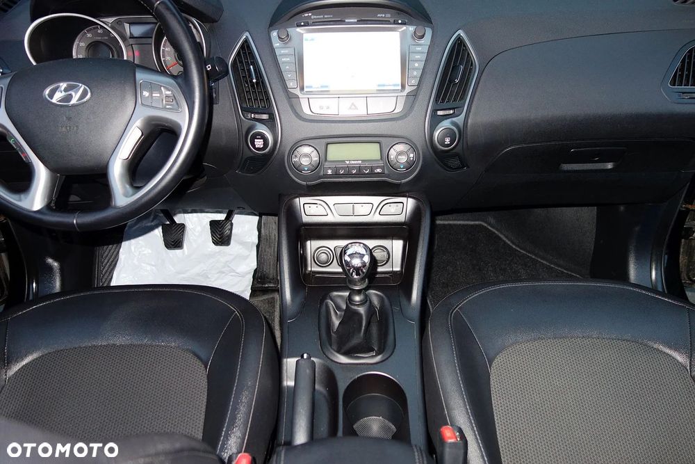Hyundai ix35 1.6 2WD Fifa World Cup Edition - 32
