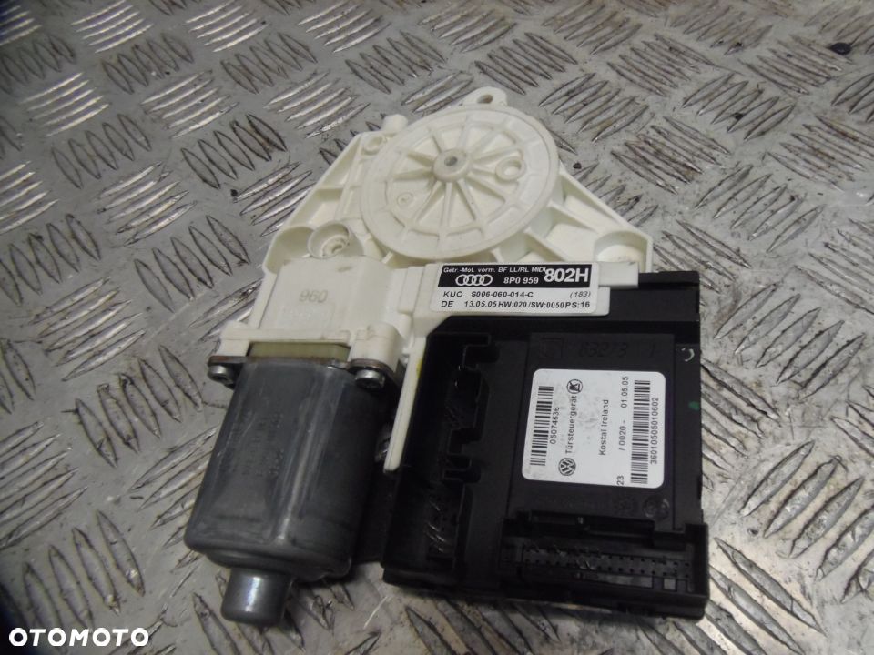 PODNOSNIK MECHANIZM SZYBY PRAWY PRZOD AUDI A3 8P - 4