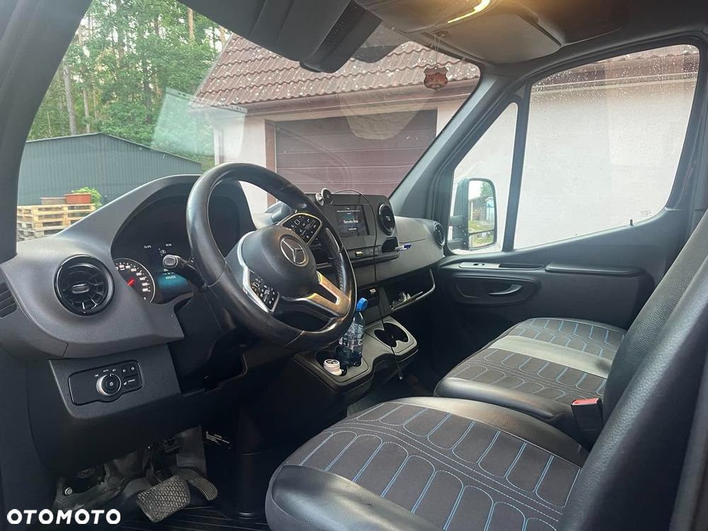 Mercedes-Benz Sprinter 319 - 7