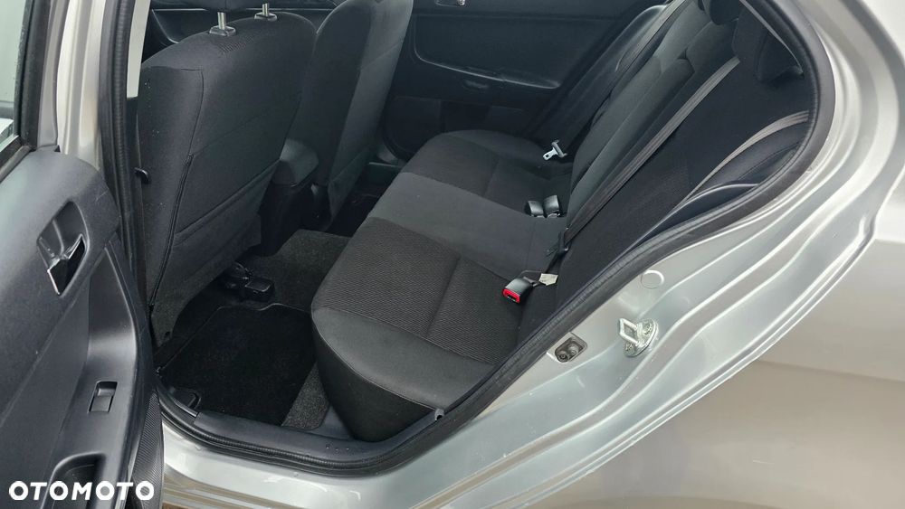 Mitsubishi Lancer 1.6 Invite - 15