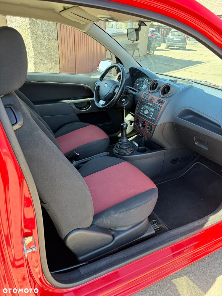 Ford Fiesta - 23