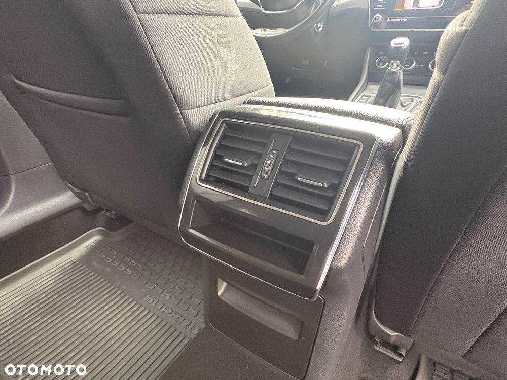 Skoda Superb 2.0 TDI Active - 32