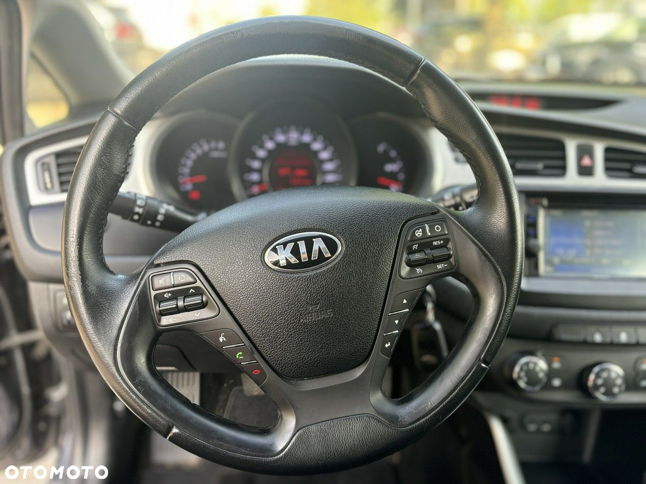 Kia Ceed - 13