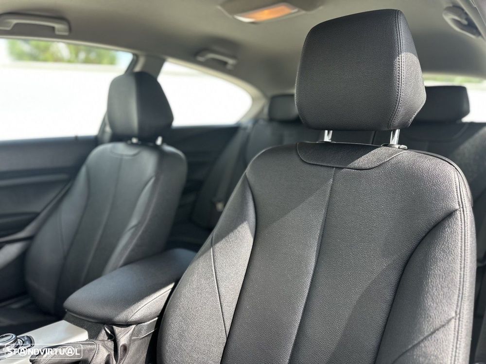 BMW 118 d Line Urban - 12